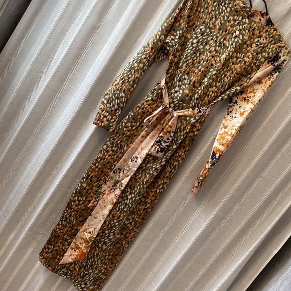 Never Fully Dressed Bloom Spliced Print Dress - Picture 7 of 12